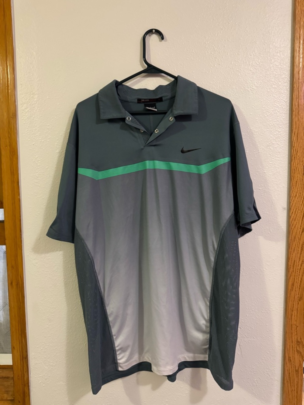 Nike Men’s Dark Gray Polo with Green Chevron Accent